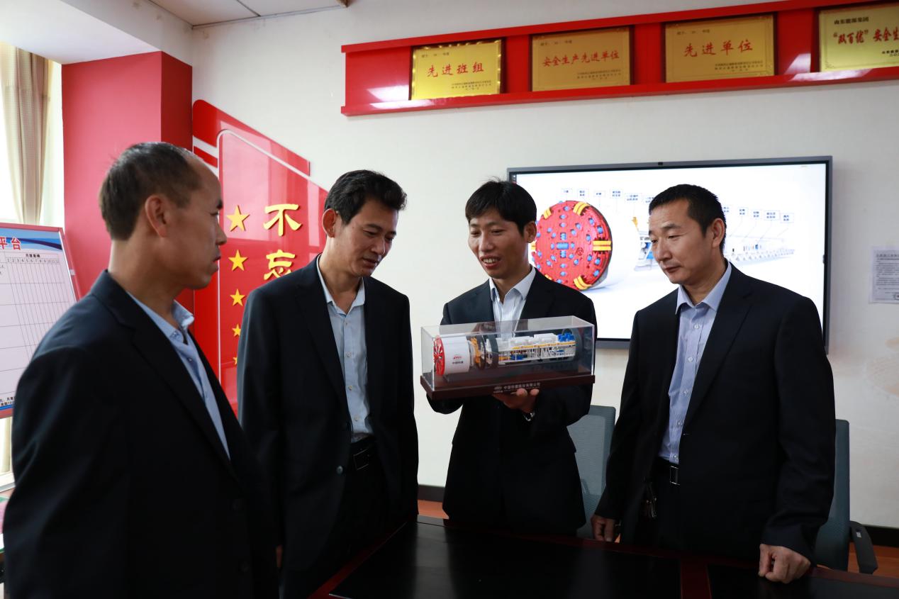 山东能源2022年“双百优”优秀班组——正通煤业TBM一队聂拥军班组