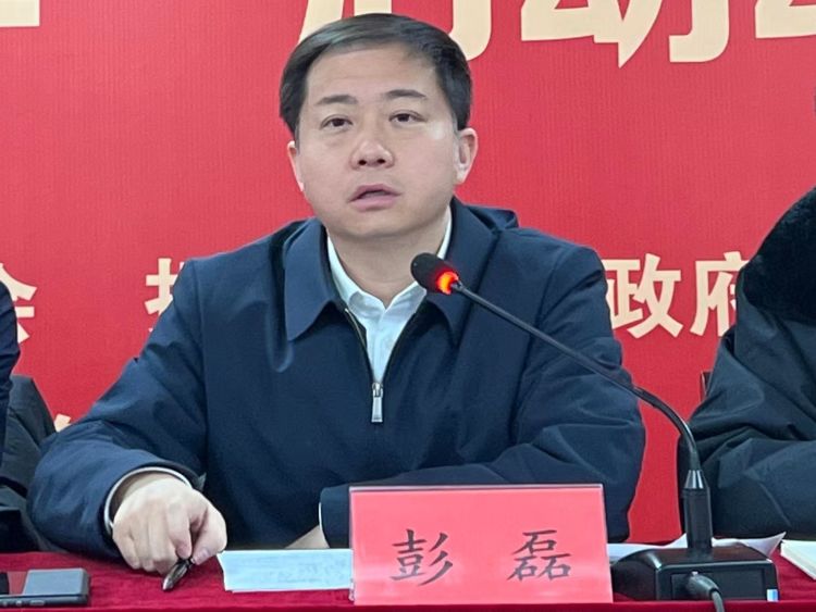 简篇-招贤镇召开学习运用“千万工程”经验持续深化“三个年”活动动员部署会