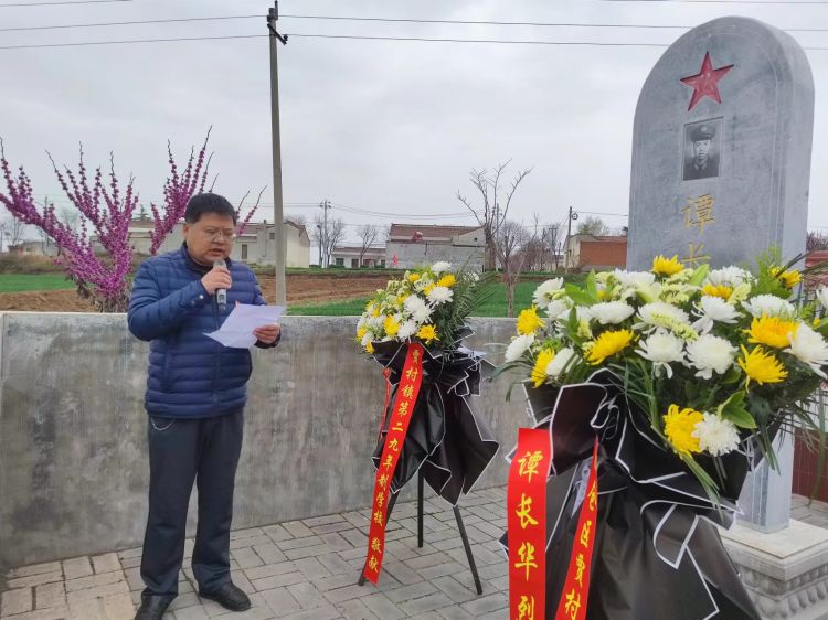 简篇-春风送花表哀思  青松滴雾寄深情——贾村镇中小学开展清明节祭英烈活动