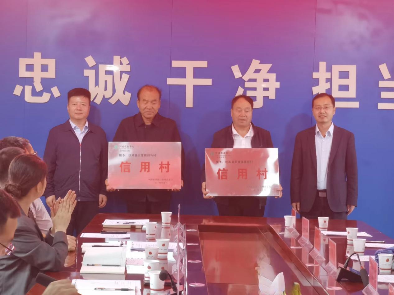 0f8fefc0f6c3b66e68ad1f65e0ea583