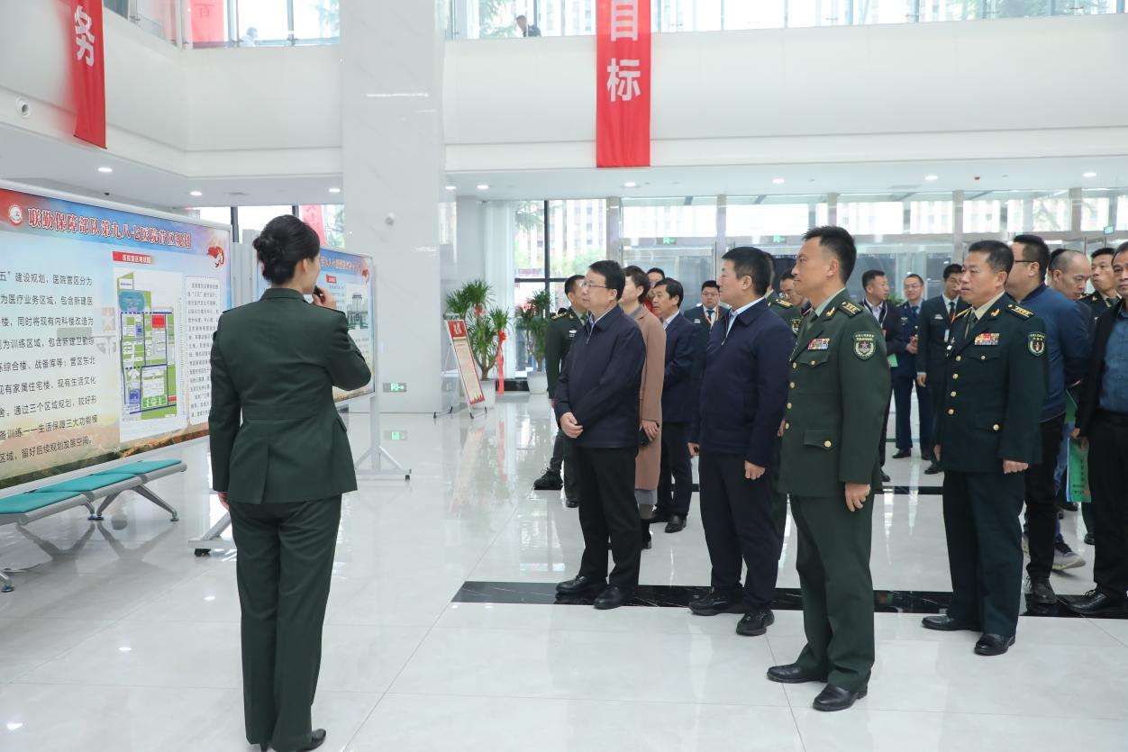 参观医疗综合楼(1)