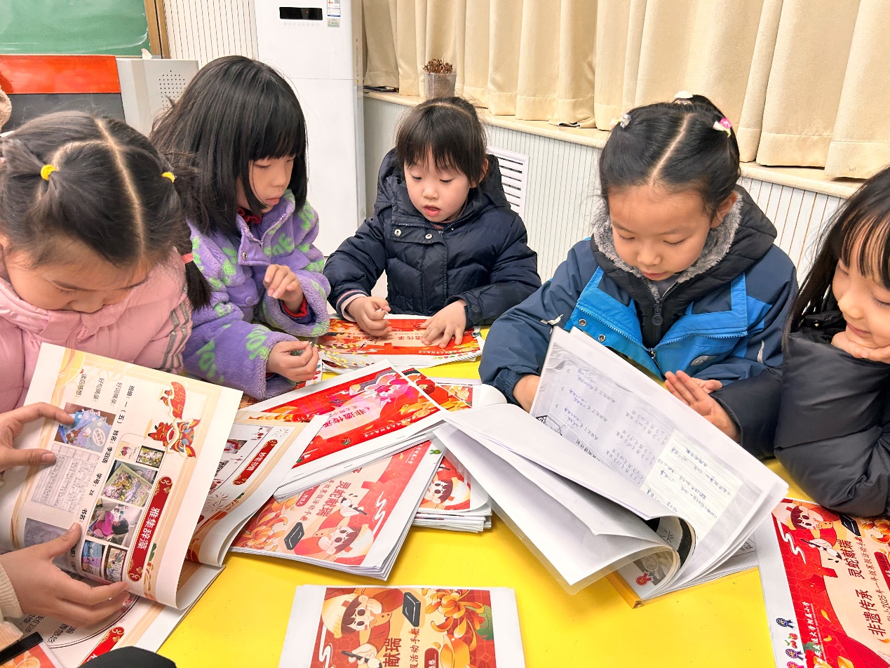 图片包含 文字, 人, 小孩, 读

AI 生成的内容可能不正确。