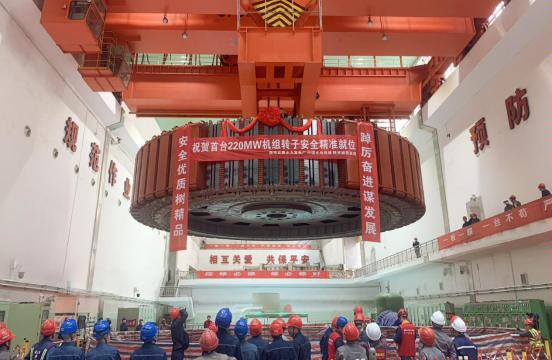 2023年，2号机组转子回装现场【摄 崔航】