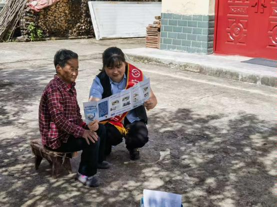 小孩们在街道上

中度可信度描述已自动生成