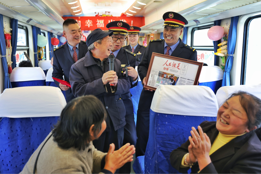 2025-11-06 10:35:51.544000