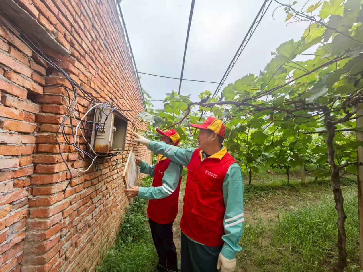 1efe79283bcb3f6889e137de25373344