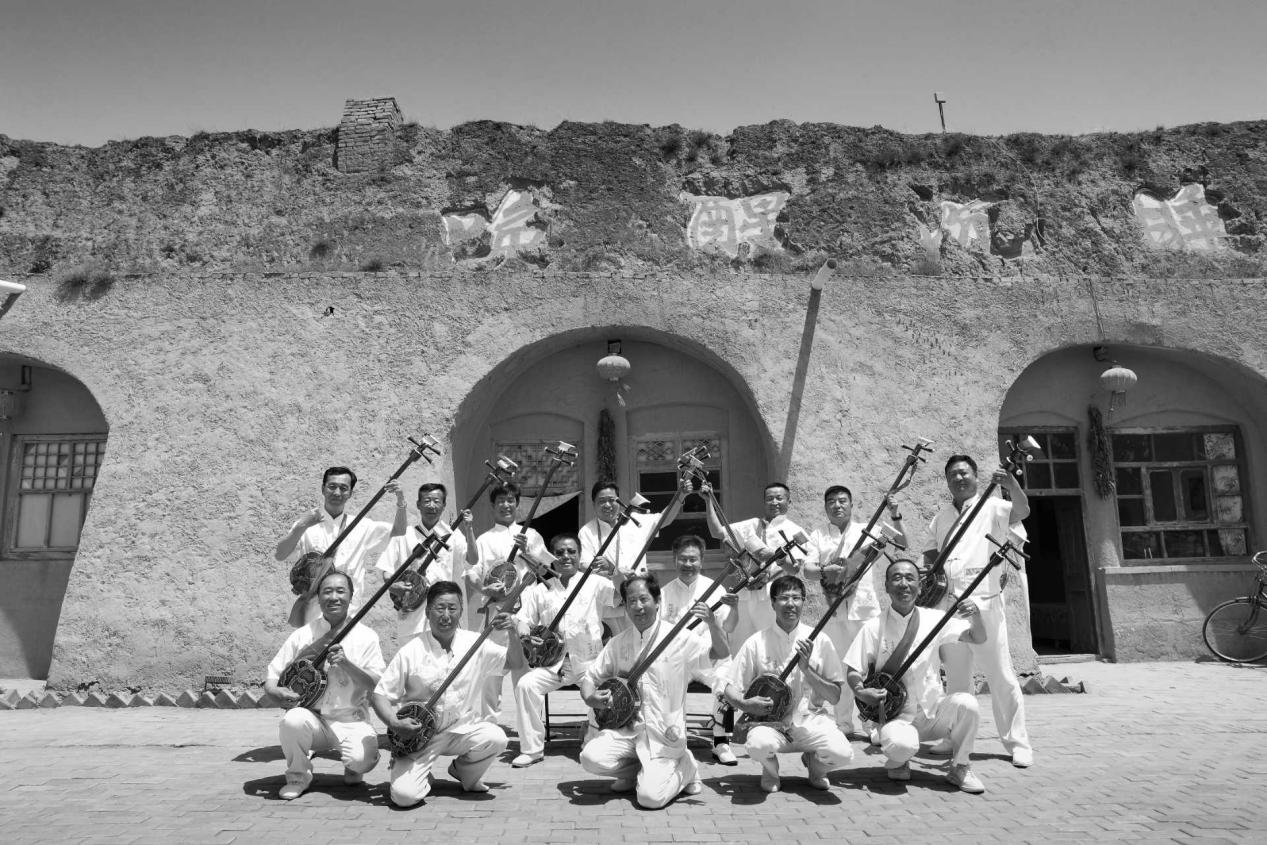 2464329d5c7e2a4bd28961db6124a066