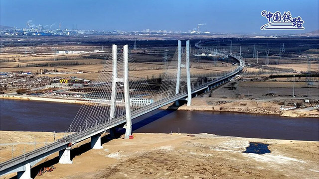 包银高铁乌海黄河特大桥