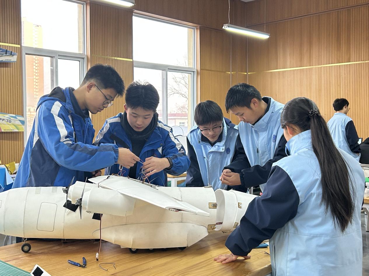 98cc31e3b3b306fcb5a3bb816244d016