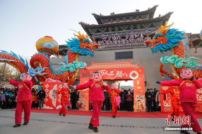 青海湟源：民众赏民俗过腊八