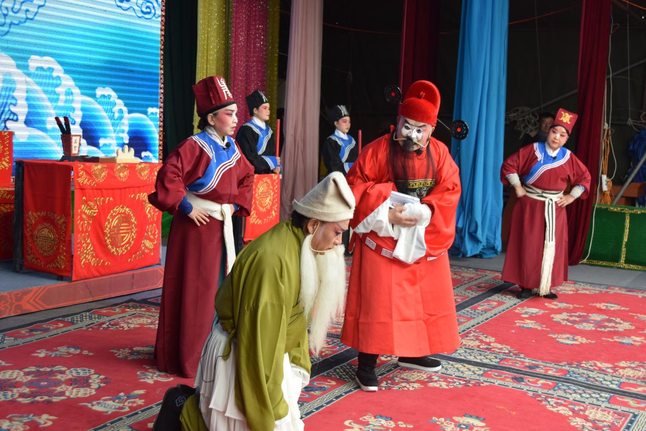 青少年校外活动中心教师在秦腔舞台上展风采 (1)