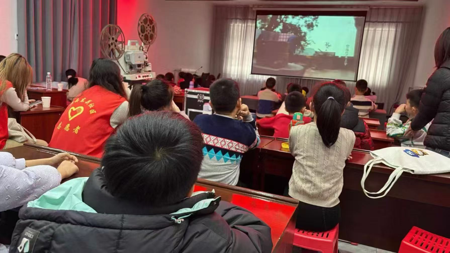 8ed3fd374c9fe41f6dee5b52f4a86377