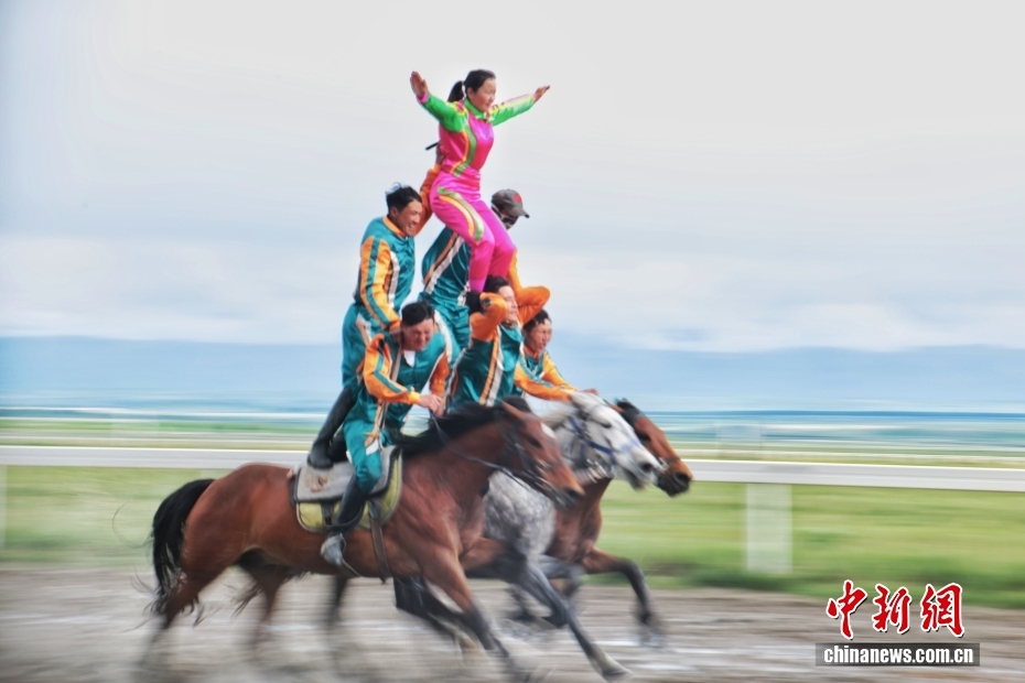 近年来，昭苏不断挖掘新场景、推出新业态，每年举办上百场与“天马”相关的各类活动。其中，“天马节”已经历32个春秋，曾连续两年入选中国旅游影响力节庆活动案例。