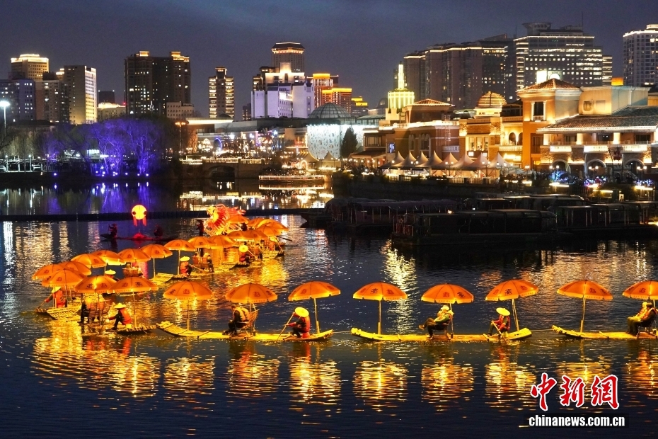 阳朔非遗金龙夜游北京亮马河