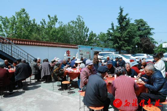 2e5ed10b8c73c35f51d9a09e1d5bc406