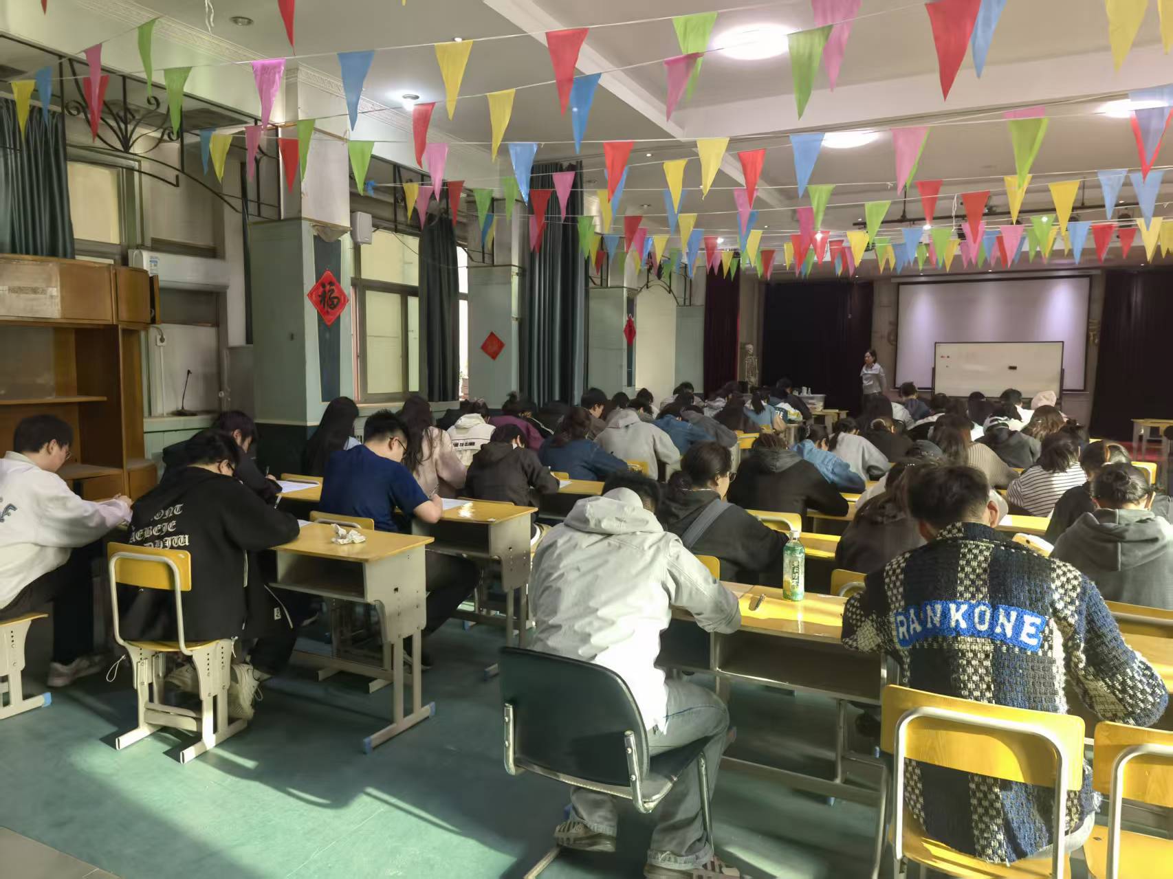 6d64e3783fc150a4e43f93d13b36c2a7