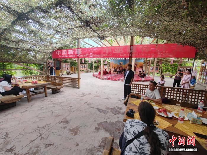 中国新疆—中亚媒体沙龙活动现场。安冉 摄